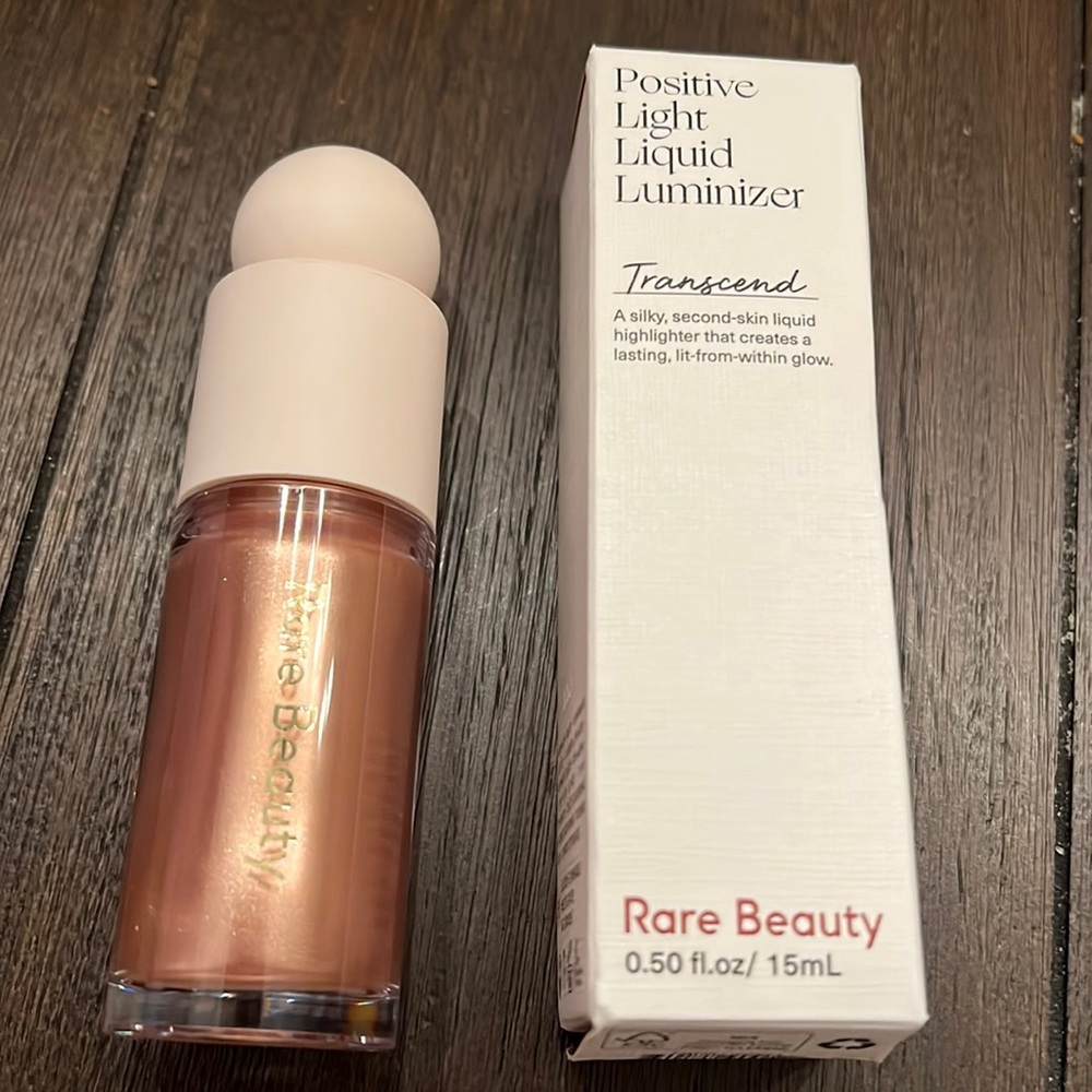 Rare Beauty positive light liquid luminizer